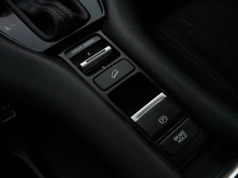 Certified 2023 Honda HR-V LX image 25