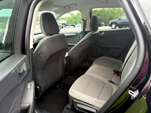 Used 2021 Ford Escape SE image 19