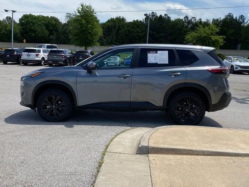 Used 2023 Nissan Rogue SV FWD image 4
