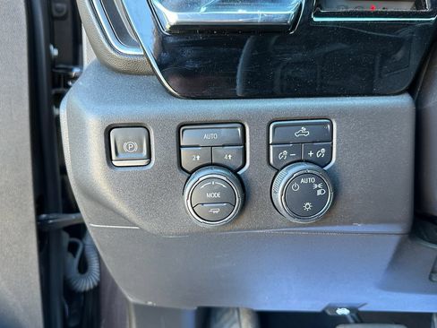 Used 2024 Chevrolet Silverado 1500 LT AWD/4WD image 15