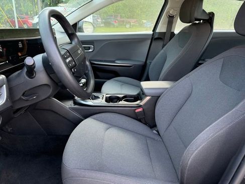 Used 2025 Kia K4 FWD image 6