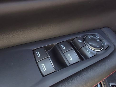 Used 2025 GMC Yukon XL AT4 Ultimate image 12