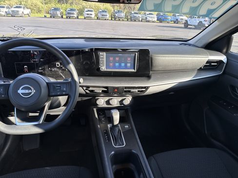 Used 2025 Nissan Kicks S AWD/4WD image 16