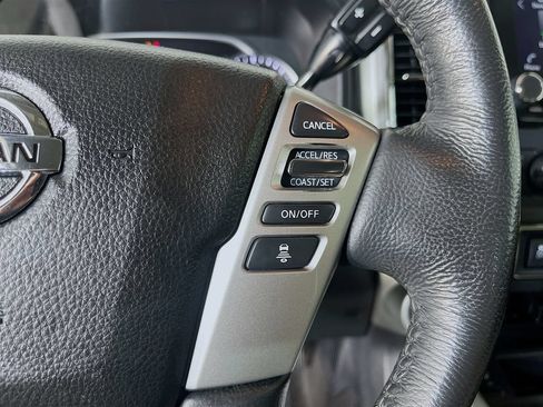 Used 2021 Nissan Titan SV w/ SV Convenience Package AWD/4WD image 17