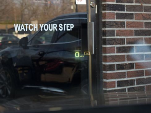 Used 2025 Buick Envision Preferred image 31