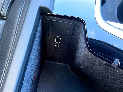 Used 2024 Volvo XC60 T8 Ultimate image 67