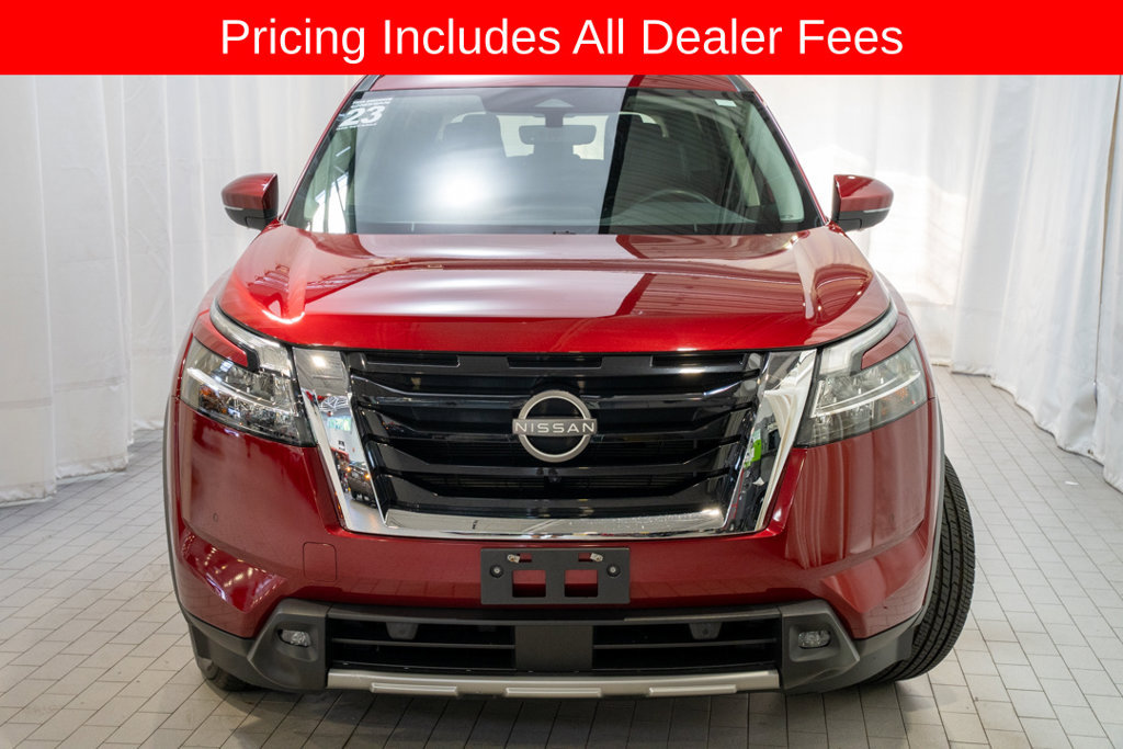 Used 2023 Nissan Pathfinder SL AWD/4WD image 2