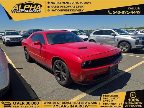 Used 2016 Dodge Challenger SXT w/ Blacktop Package RWD image 1