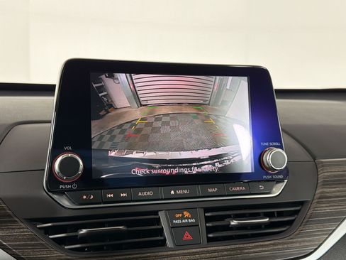 Used 2022 Nissan Altima 2.5 SL FWD image 17