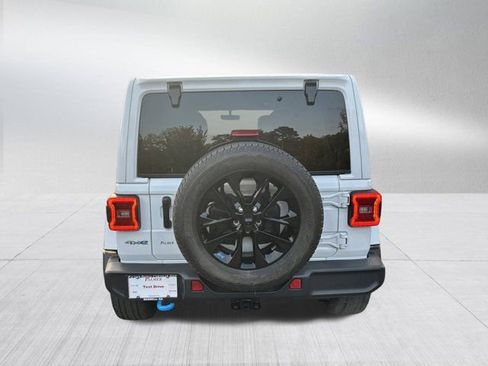 Used 2023 Jeep Wrangler Unlimited Sahara w/ Cold Weather Group image 7