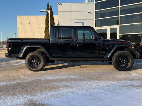 Used 2020 Jeep Gladiator Rubicon image 2