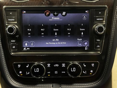 Used 2019 Bentley Bentayga V8 Sport Utility 4D image 43