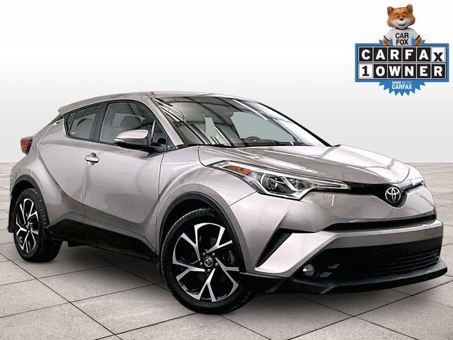 Used 2018 Toyota C-HR XLE FWD image 2
