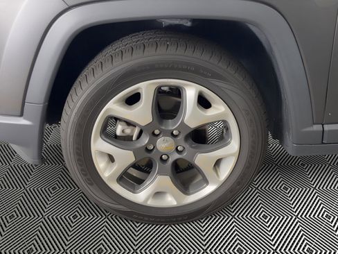 Used 2018 Jeep Compass Limited w/ Navigation Group AWD/4WD image 12