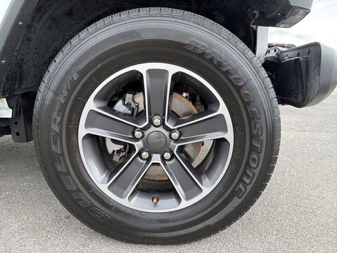 Used 2023 Jeep Wrangler Sahara w/ Cold Weather Group image 12