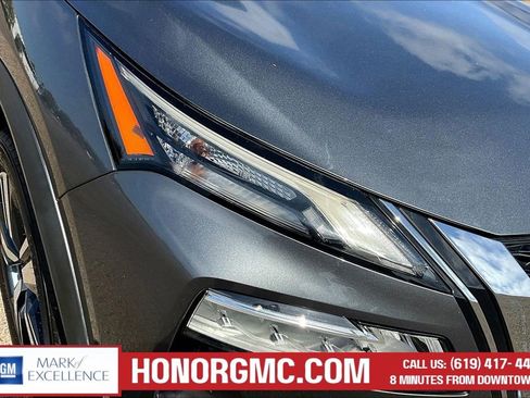 Used 2022 Nissan Rogue SL w/ SL Premium Package FWD image 32