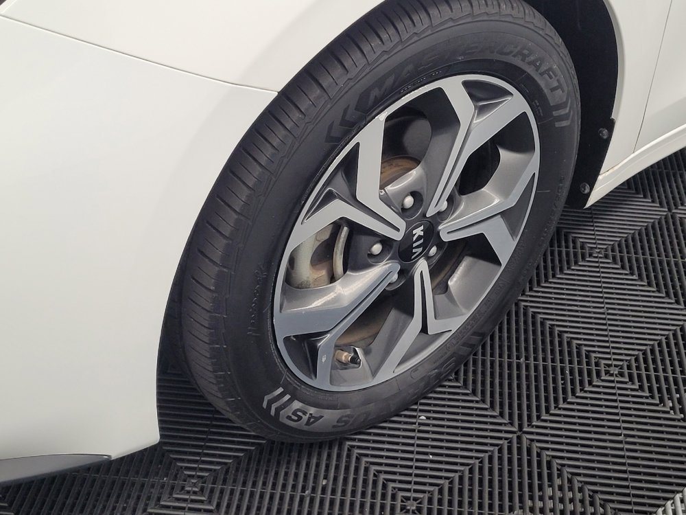 Used 2021 Kia Forte LXS FWD image 31
