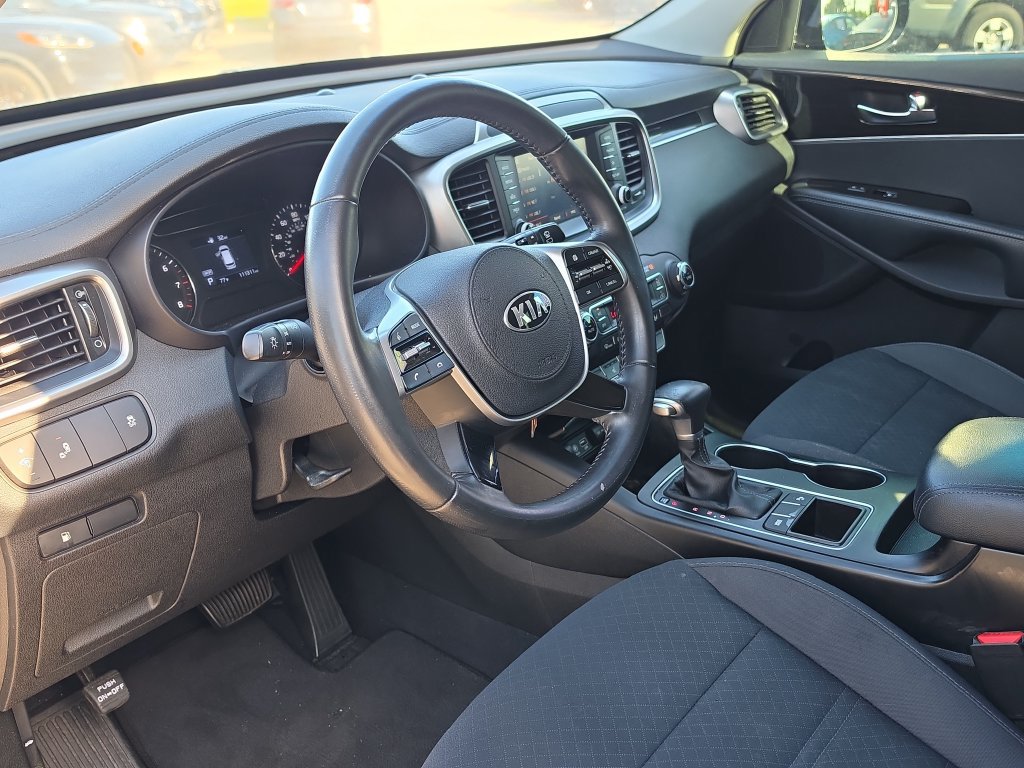 Used 2019 Kia Sorento S FWD image 14