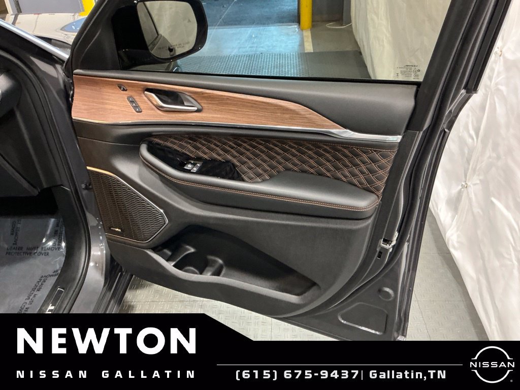 Used 2024 Jeep Grand Cherokee L Summit w/ High Altitude Package AWD/4WD image 78