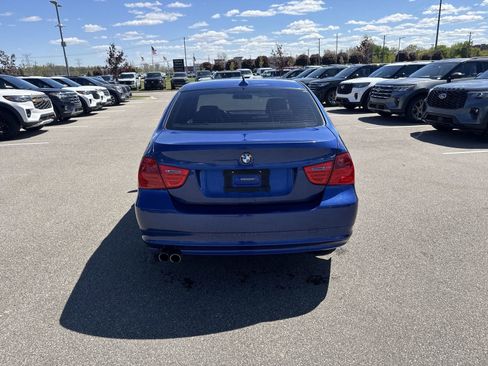 Used 2010 BMW 328i xDrive Sedan AWD/4WD image 5