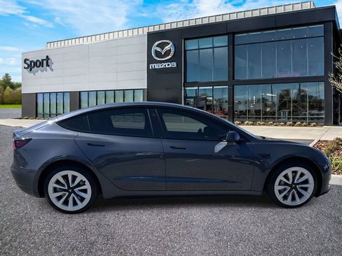 Used 2022 Tesla Model 3 image 2