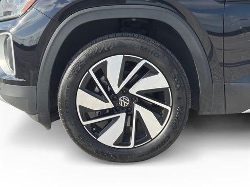 Used 2024 Volkswagen Atlas Peak Edition SEL AWD/4WD image 9