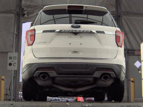 Used 2018 Ford Explorer Limited image 7