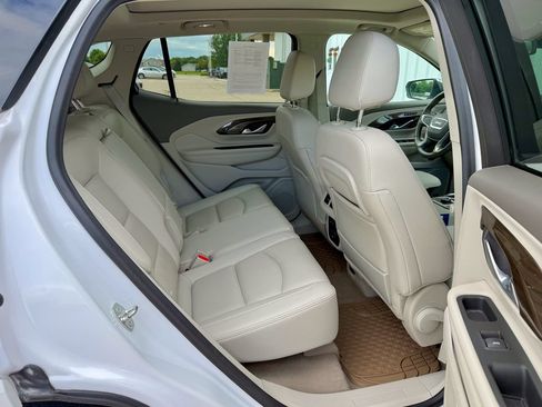 Used 2019 GMC Terrain Denali w/ Advanced Safety Package AWD/4WD image 19