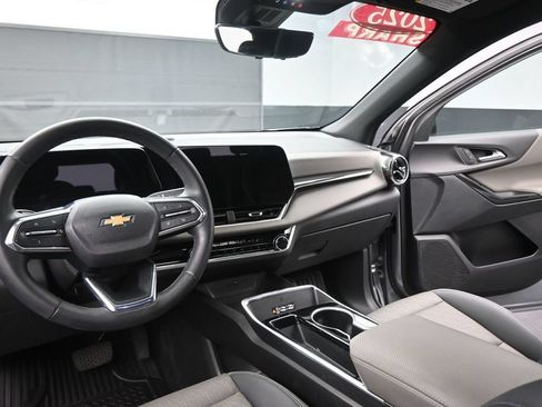 Used 2025 Chevrolet Equinox LT w/ Convenience Package II FWD image 14