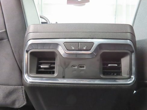 Used 2025 GMC Sierra 2500 SLT image 11