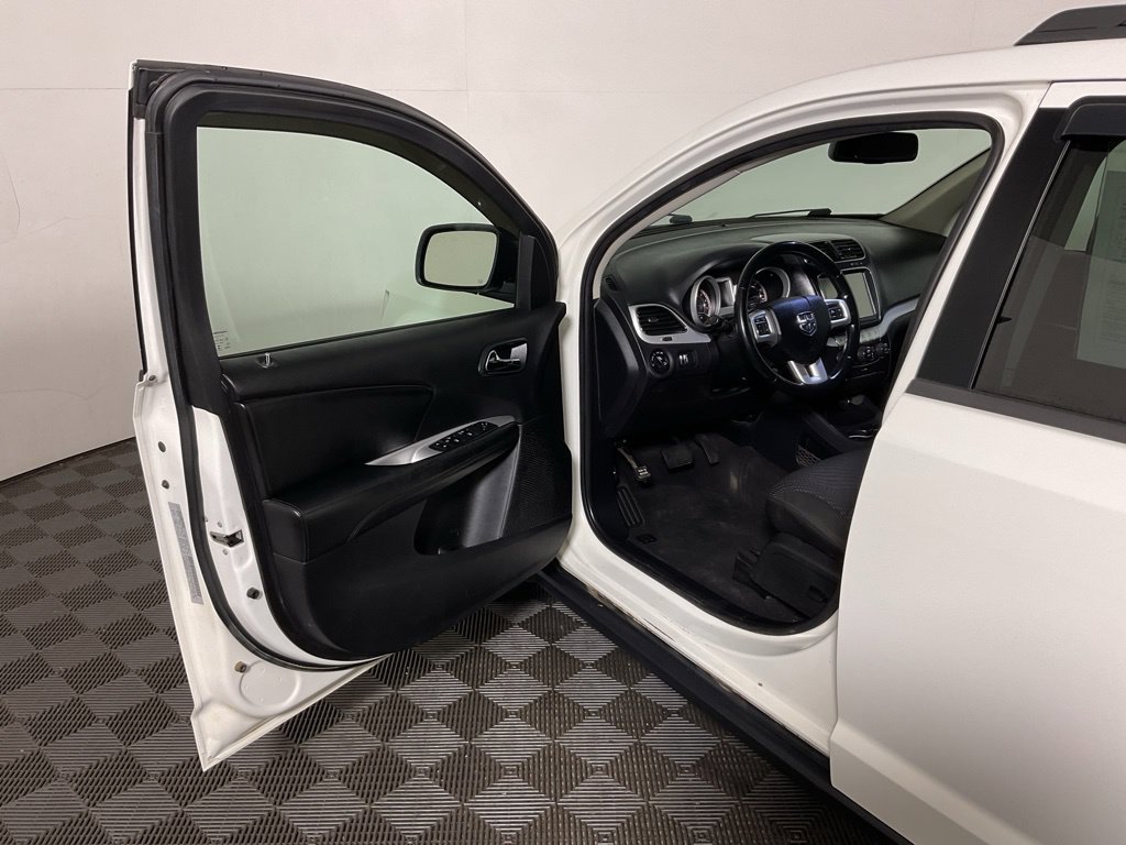 Used 2019 Dodge Journey SE w/ Premium Group AWD/4WD image 17