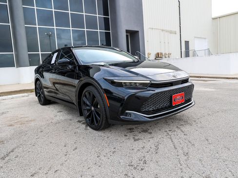 Certified 2026 Toyota Crown Nightshade image 5