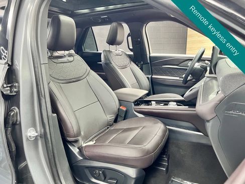Used 2026 Ford Explorer Platinum w/ LUX Leather Package AWD/4WD image 8