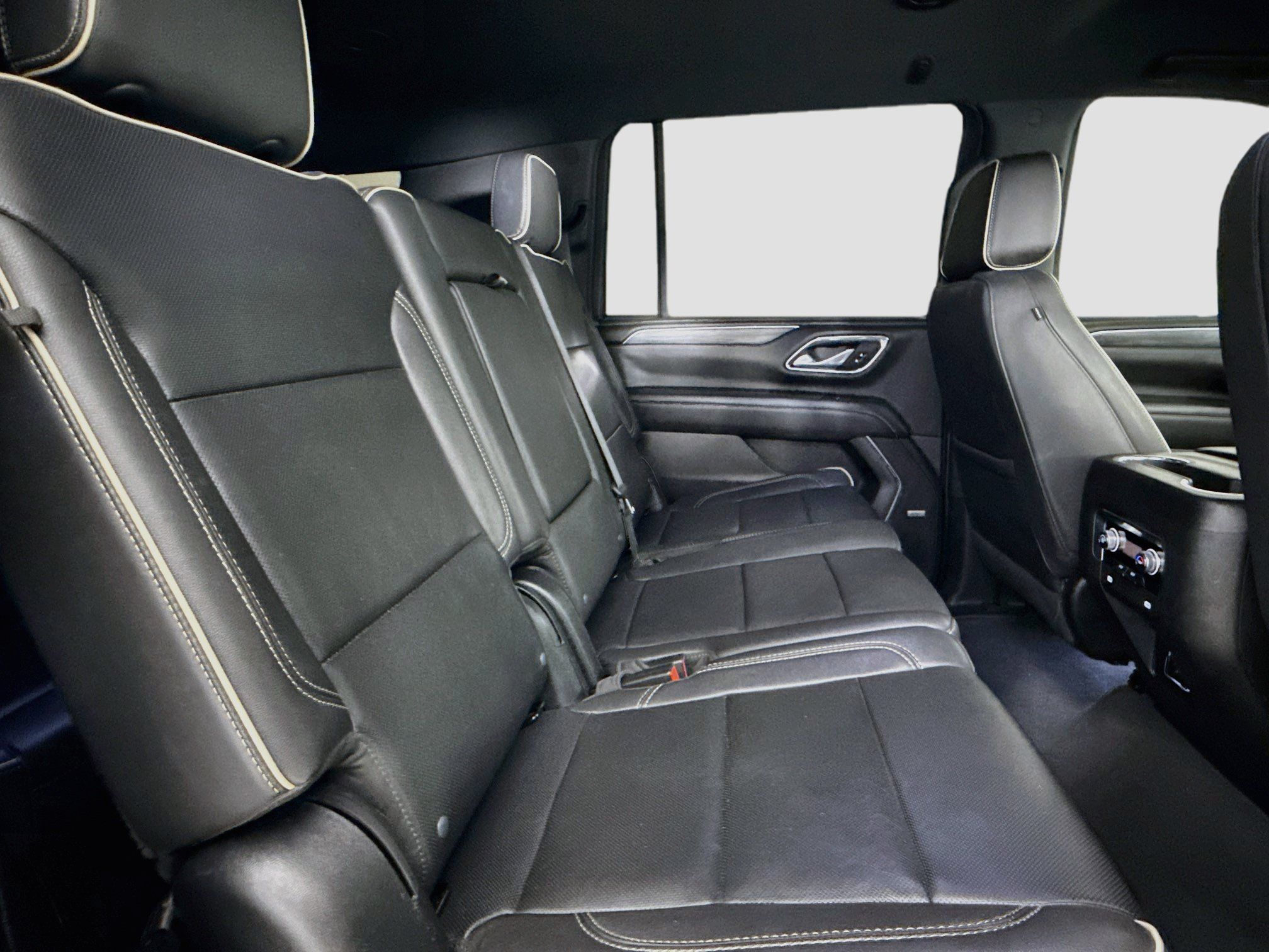Used 2023 GMC Yukon XL SLT RWD image 28