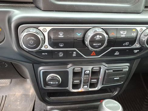 Used 2023 Jeep Gladiator Sport AWD/4WD image 12