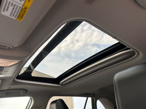 Used 2023 Toyota RAV4 XLE Premium AWD/4WD image 25