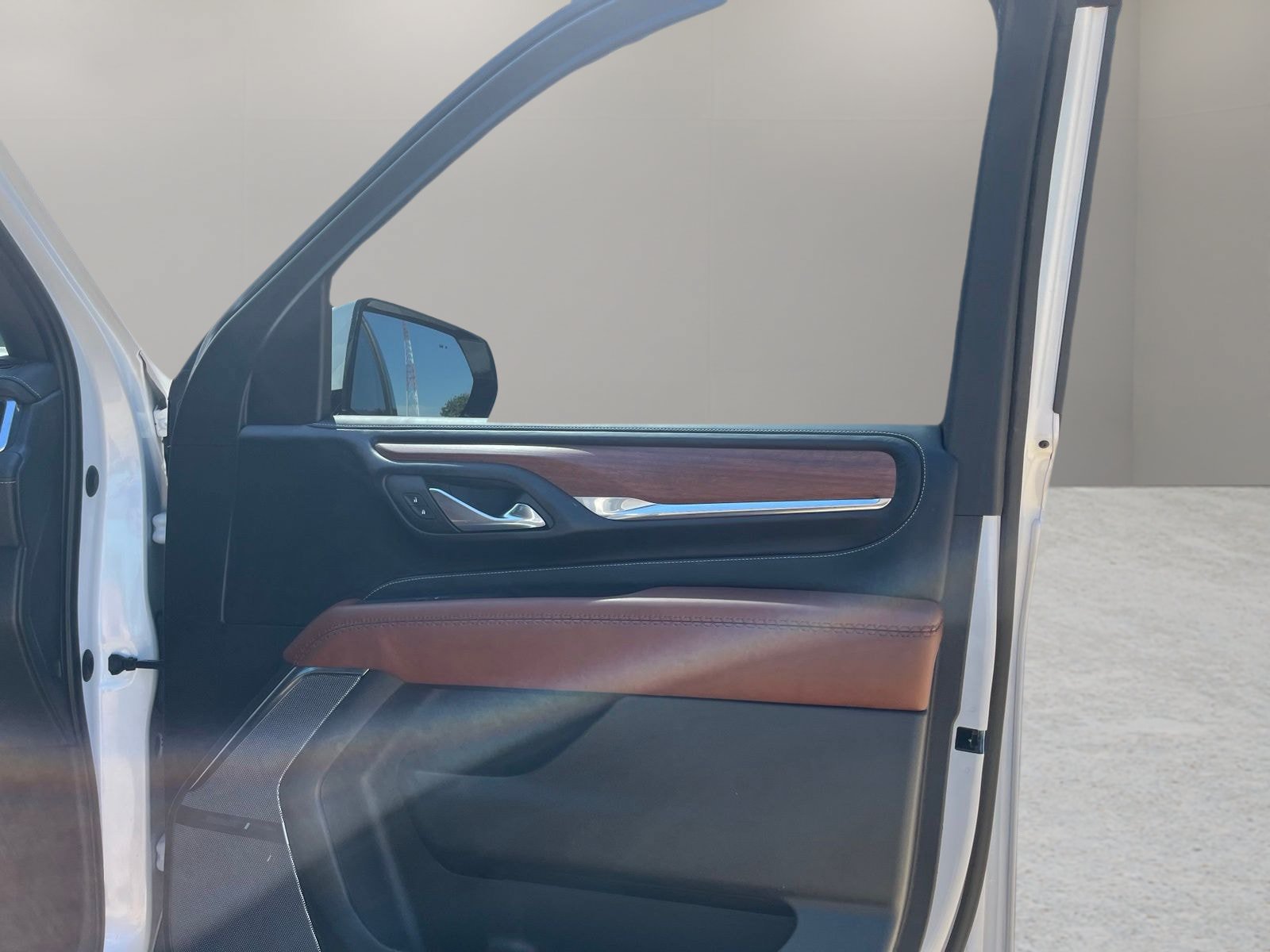Used 2023 GMC Yukon XL Denali Ultimate w/ LPO, Floor Liner Package AWD/4WD image 34