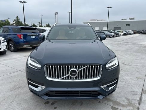 Used 2024 Volvo XC90 B6 Ultimate w/ Lounge Package image 3