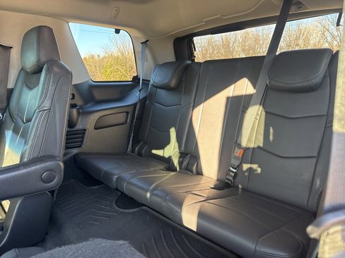 Used 2018 Cadillac Escalade Luxury image 42