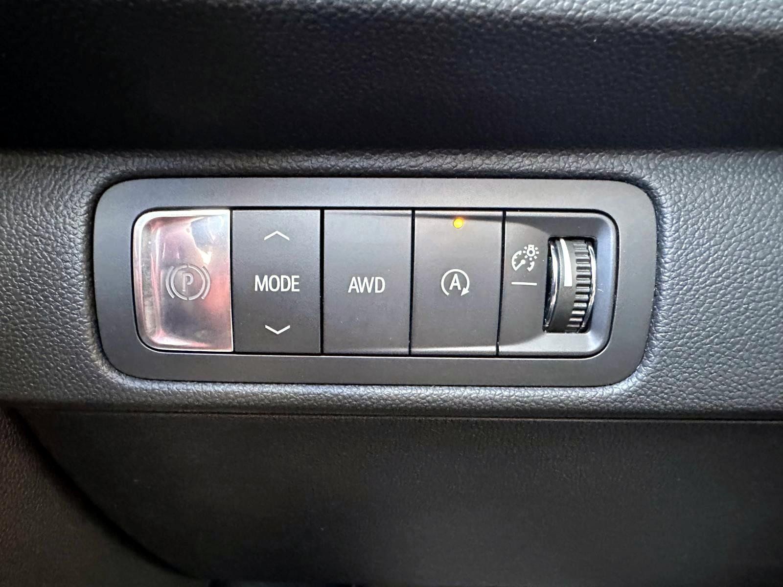 Used 2024 Chevrolet Traverse Z71 w/ Enhanced Driving Package AWD/4WD image 17
