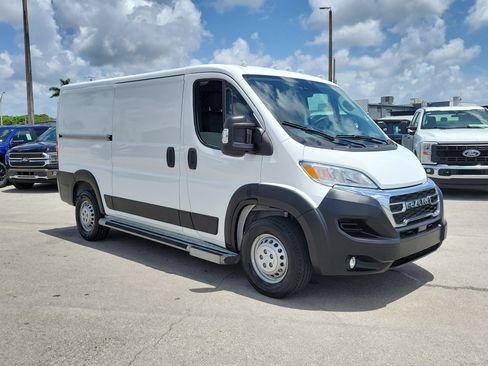Used 2025 RAM ProMaster 2500 w/ U-Haul Equipment Group FWD image 3