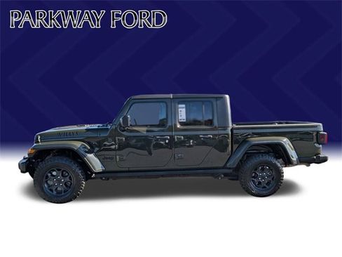 Used 2023 Jeep Gladiator Willys image 8