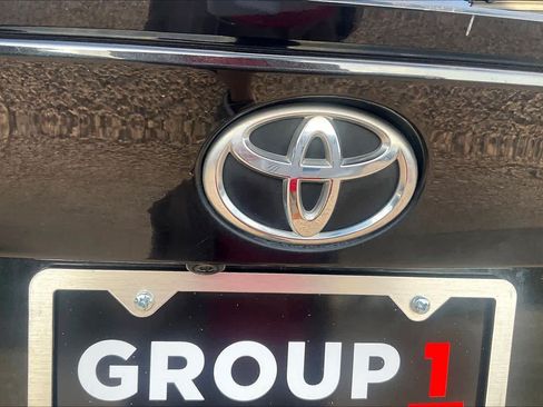 Used 2020 Toyota C-HR LE FWD image 10