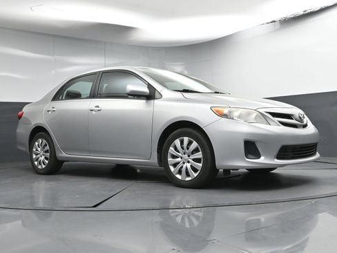 Used 2012 Toyota Corolla LE image 23