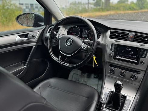 Used 2015 Volkswagen Golf S FWD image 27