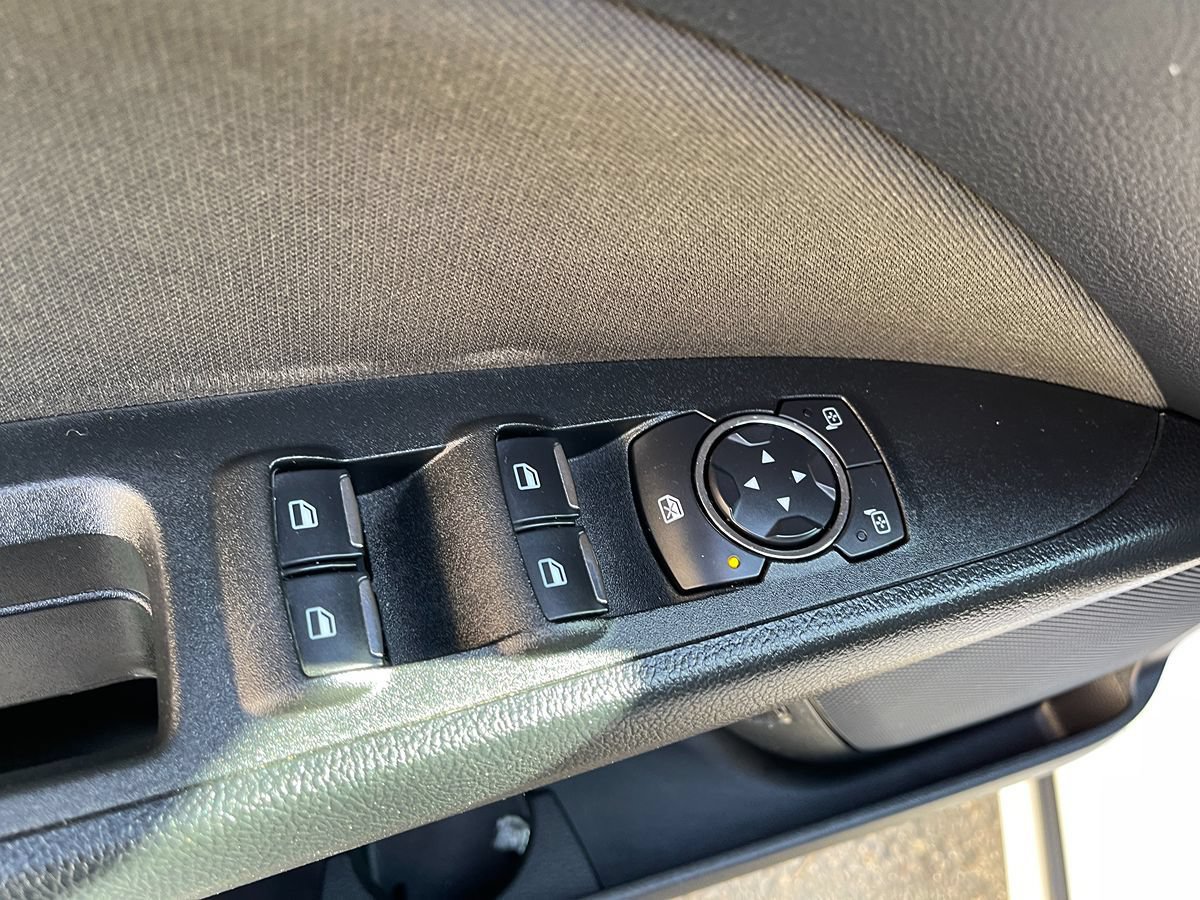 Used 2019 Ford Fusion SE FWD image 20