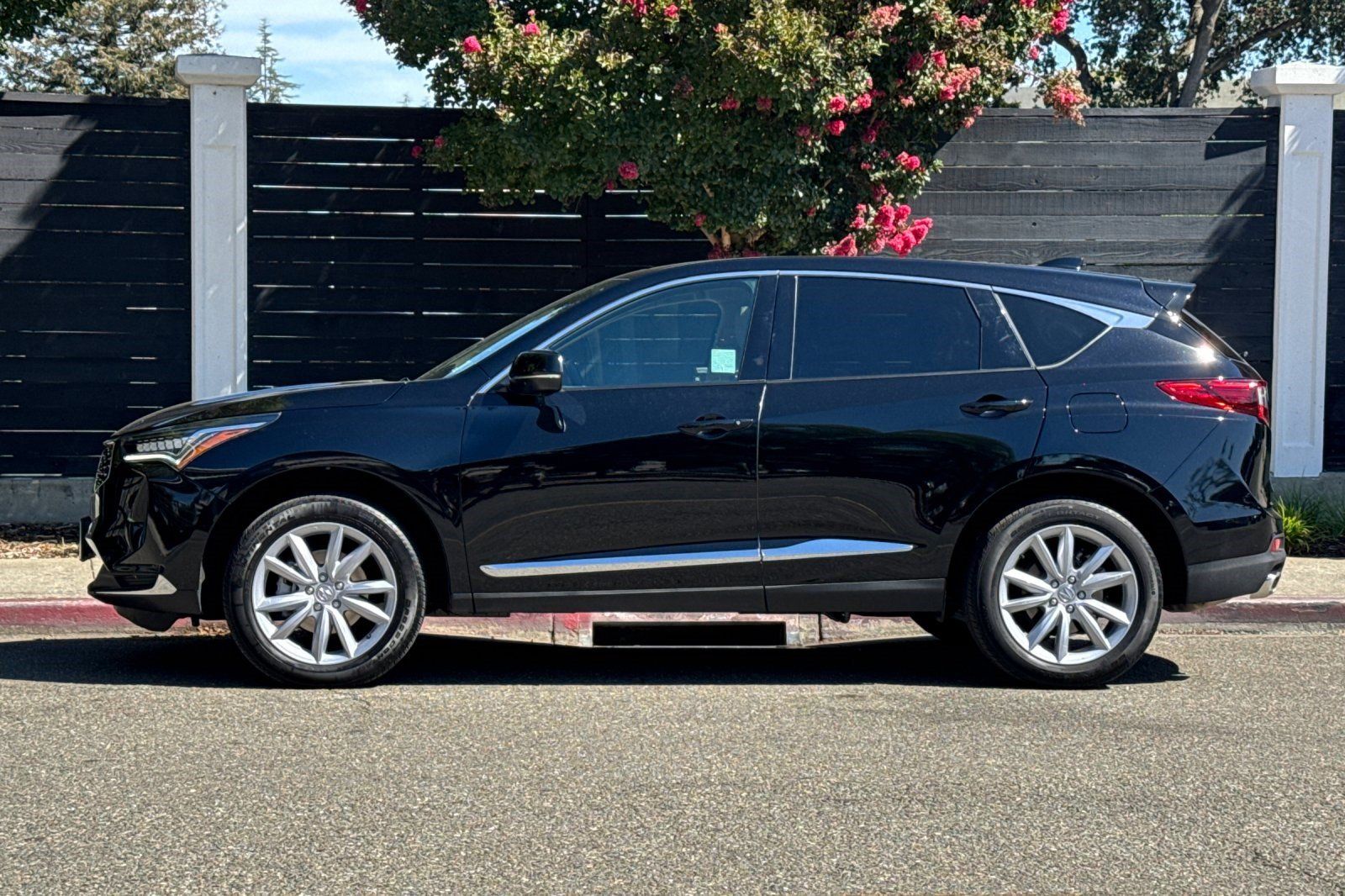 Used 2023 Acura RDX AWD image 2