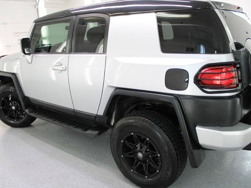 Used 2008 Toyota FJ Cruiser 2WD image 29