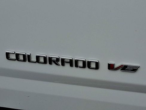 Used 2018 Chevrolet Colorado LT image 30