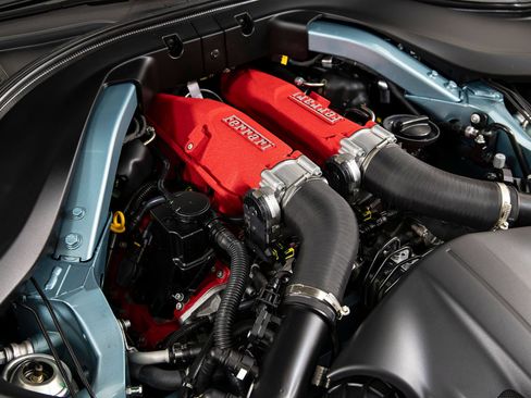 Certified 2025 Ferrari Roma Spider RWD image 30